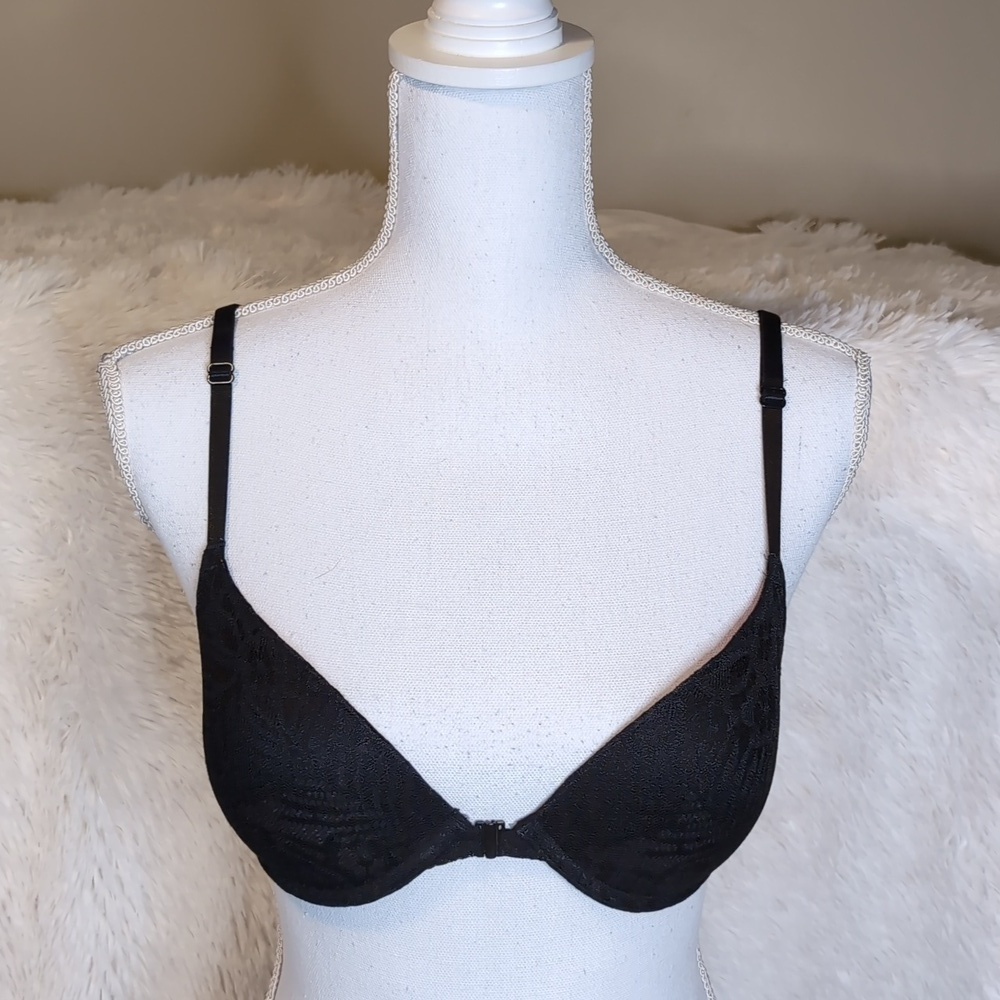 PINK VICTORIA'S SECRET push-up lace front closure BRA SIZE 34C